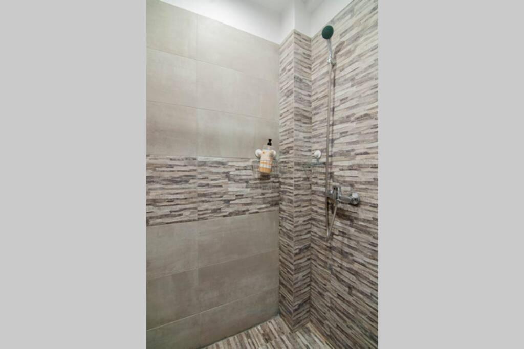 Cosy Studio For 2 People In The City Center Apartment Athena Bagian luar foto