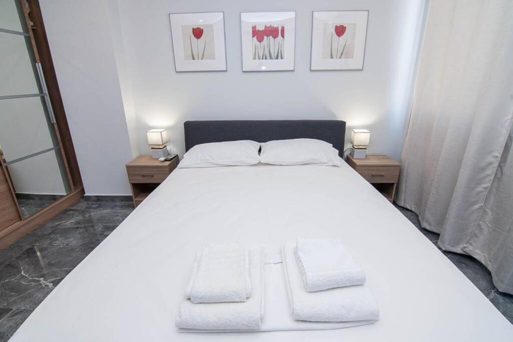 Cosy Studio For 2 People In The City Center Apartment Athena Bagian luar foto